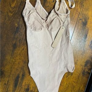 NEW - SKIMS Everyday (Thong) Bodysuit